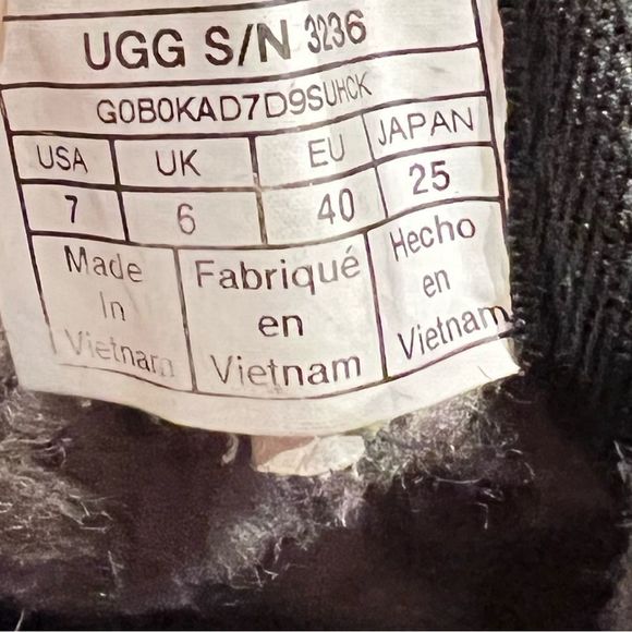 UGG Neumel Classic Fur Lined Suede Lace-Up Chukka Black Boots Size W8.5 M7 - Picture 8 of 8